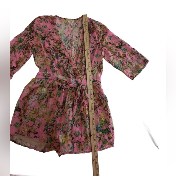Gianni Bini Pink Floral Romper, size Medium - Picture 4 of 4